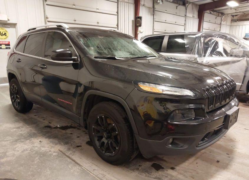 2015 Jeep Cherokee LATITUDE (VIN 1C4PJMCBXFW607027) main photo