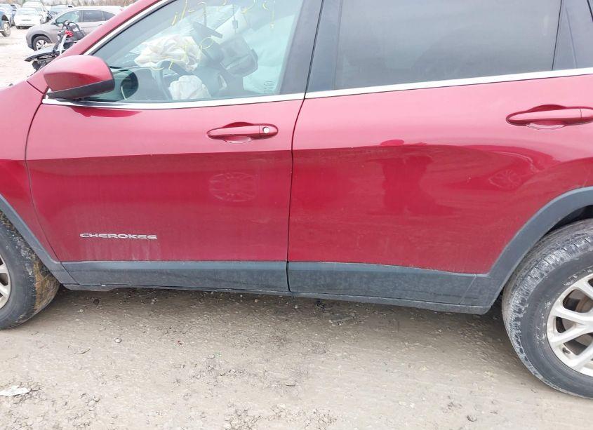 Photo 14 of 2015 Jeep Cherokee LATITUDE (VIN 1C4PJMCBXFW738734)