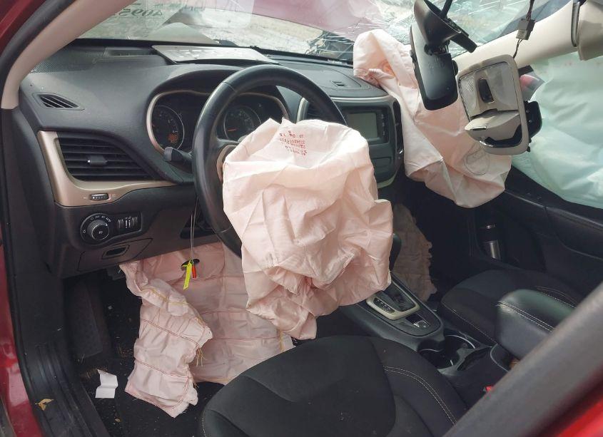 Photo 5 of 2015 Jeep Cherokee LATITUDE (VIN 1C4PJMCBXFW738734)