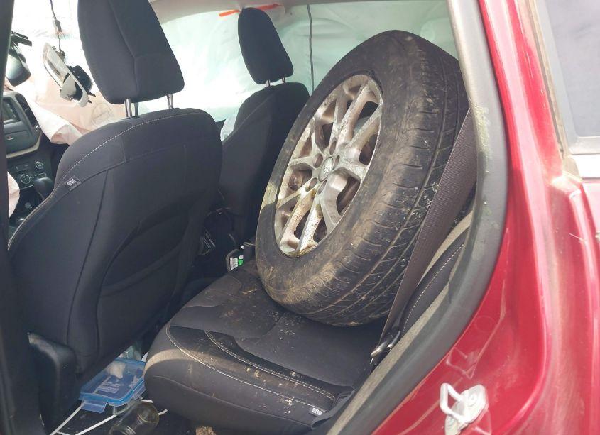 Photo 8 of 2015 Jeep Cherokee LATITUDE (VIN 1C4PJMCBXFW738734)