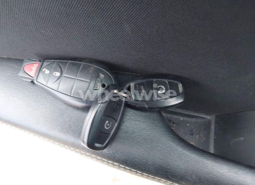 Photo 11 of 2015 Jeep Cherokee LATITUDE (VIN 1C4PJMCBXFW739057)