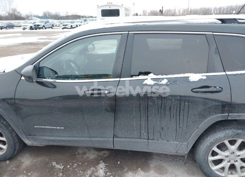 Photo 15 of 2015 Jeep Cherokee LATITUDE (VIN 1C4PJMCBXFW739057)