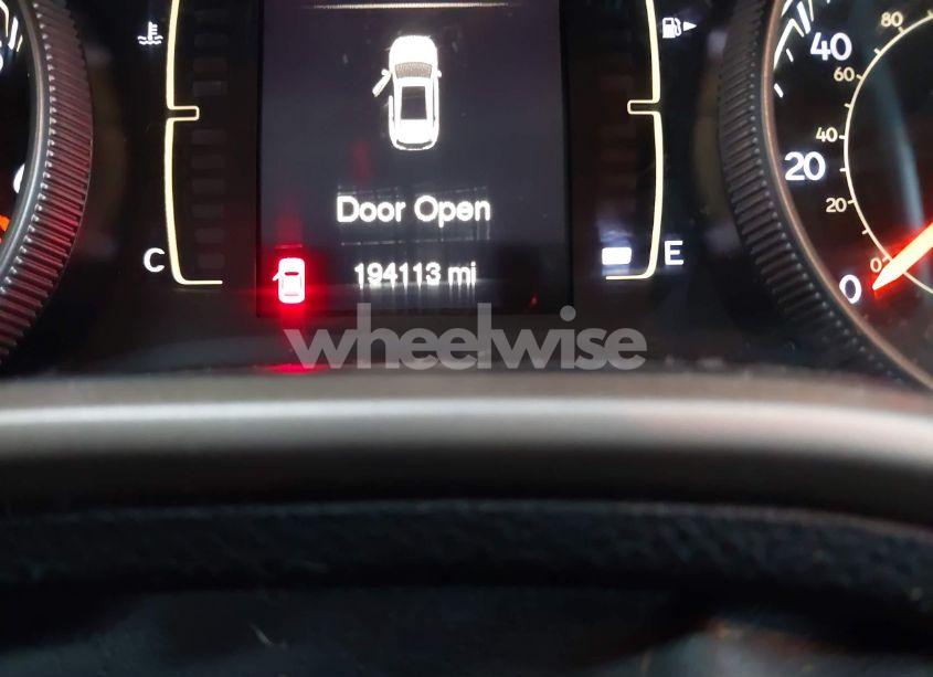 Photo 16 of 2015 Jeep Cherokee LATITUDE (VIN 1C4PJMCBXFW739057)