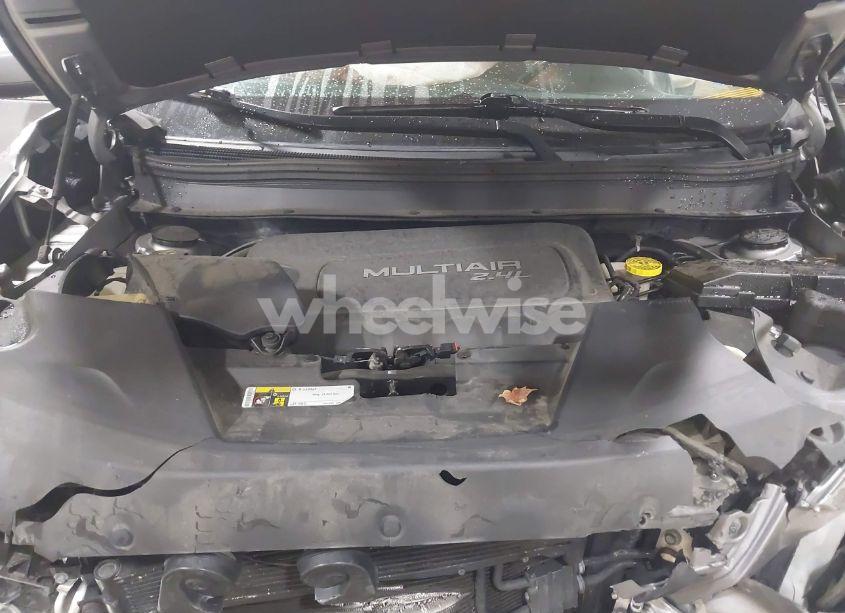 Photo 10 of 2015 Jeep Cherokee LATITUDE (VIN 1C4PJMCBXFW789814)