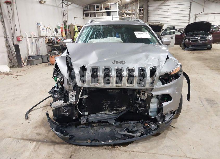 Photo 12 of 2015 Jeep Cherokee LATITUDE (VIN 1C4PJMCBXFW789814)