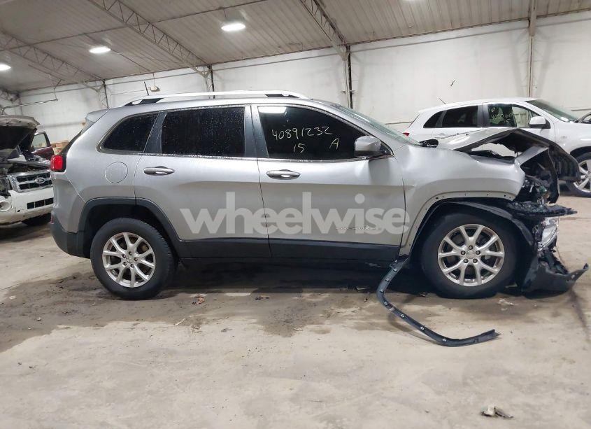 Photo 13 of 2015 Jeep Cherokee LATITUDE (VIN 1C4PJMCBXFW789814)