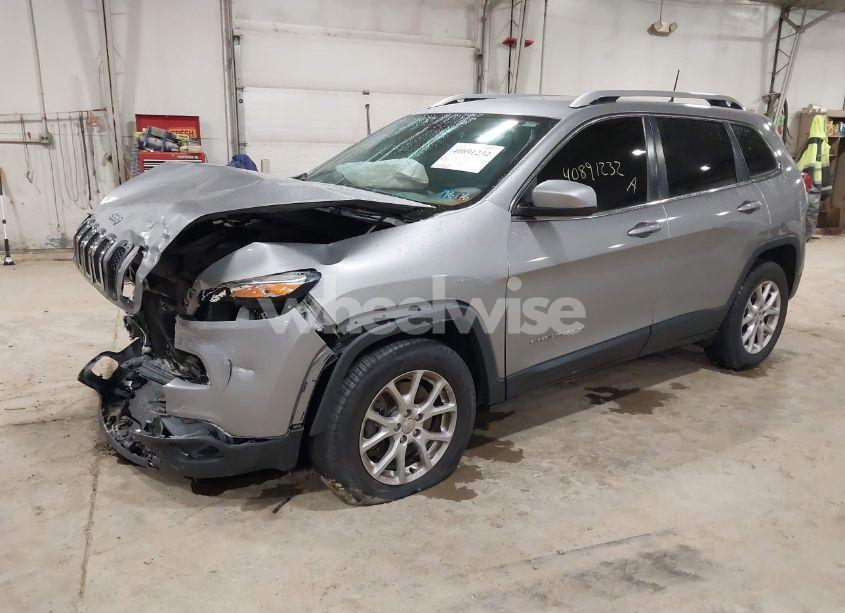 Photo 2 of 2015 Jeep Cherokee LATITUDE (VIN 1C4PJMCBXFW789814)