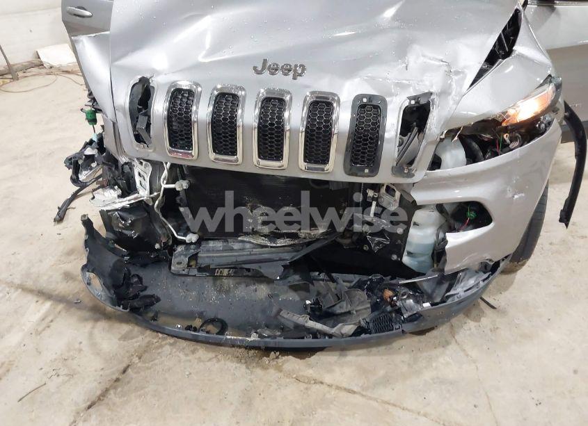 Photo 6 of 2015 Jeep Cherokee LATITUDE (VIN 1C4PJMCBXFW789814)