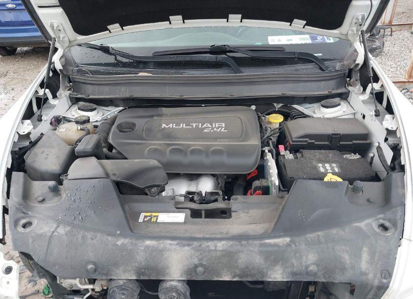 Photo 10 of 2016 Jeep Cherokee LATITUDE (VIN 1C4PJMCBXGW245895)