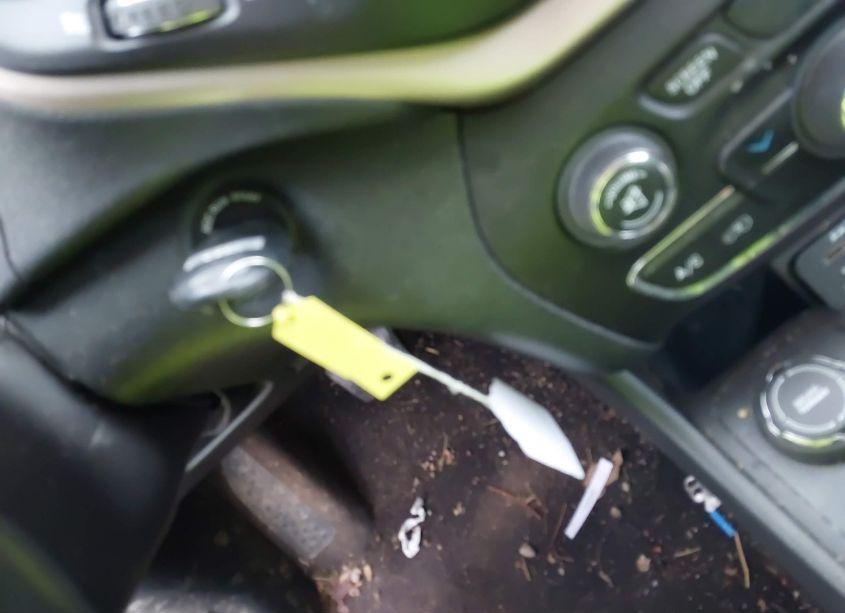 Photo 11 of 2016 Jeep Cherokee LATITUDE (VIN 1C4PJMCBXGW245895)