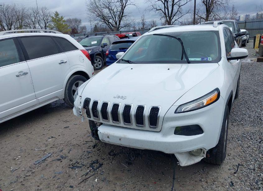 Photo 12 of 2016 Jeep Cherokee LATITUDE (VIN 1C4PJMCBXGW245895)