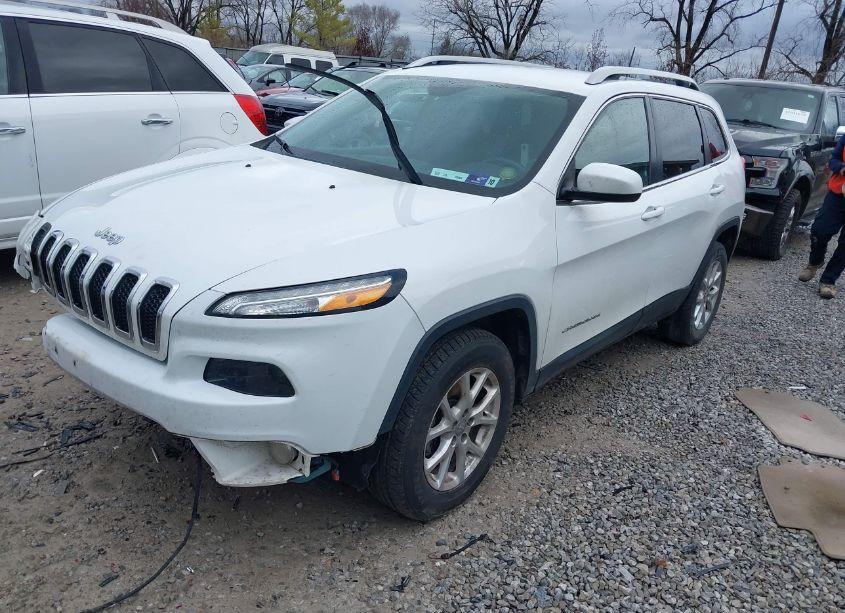 Photo 2 of 2016 Jeep Cherokee LATITUDE (VIN 1C4PJMCBXGW245895)