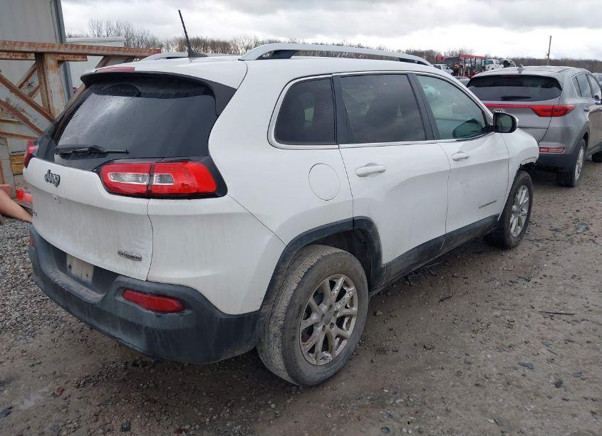 Photo 4 of 2016 Jeep Cherokee LATITUDE (VIN 1C4PJMCBXGW245895)