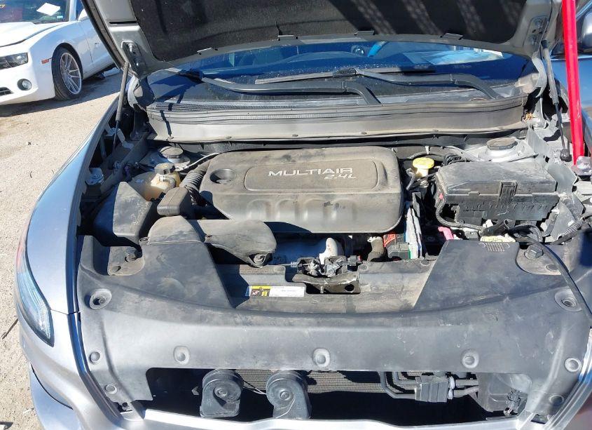 Photo 10 of 2016 Jeep Cherokee LATITUDE (VIN 1C4PJMCBXGW359914)