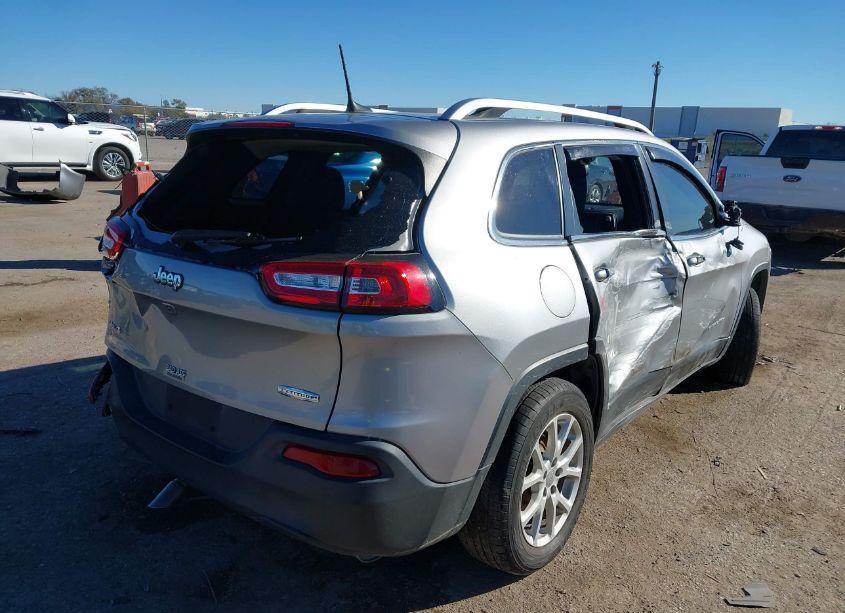 Photo 4 of 2016 Jeep Cherokee LATITUDE (VIN 1C4PJMCBXGW359914)