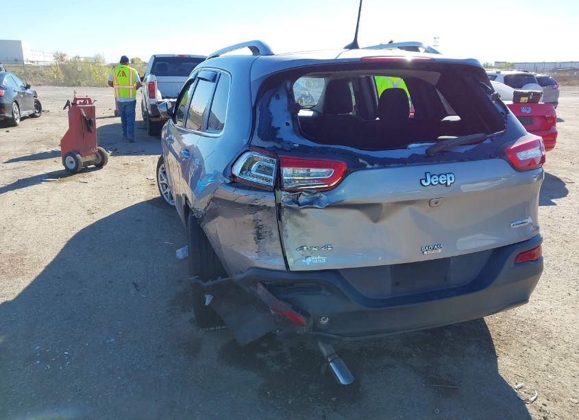 Photo 6 of 2016 Jeep Cherokee LATITUDE (VIN 1C4PJMCBXGW359914)