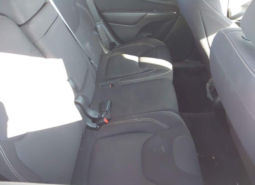 Photo 8 of 2016 Jeep Cherokee LATITUDE (VIN 1C4PJMCBXGW359914)