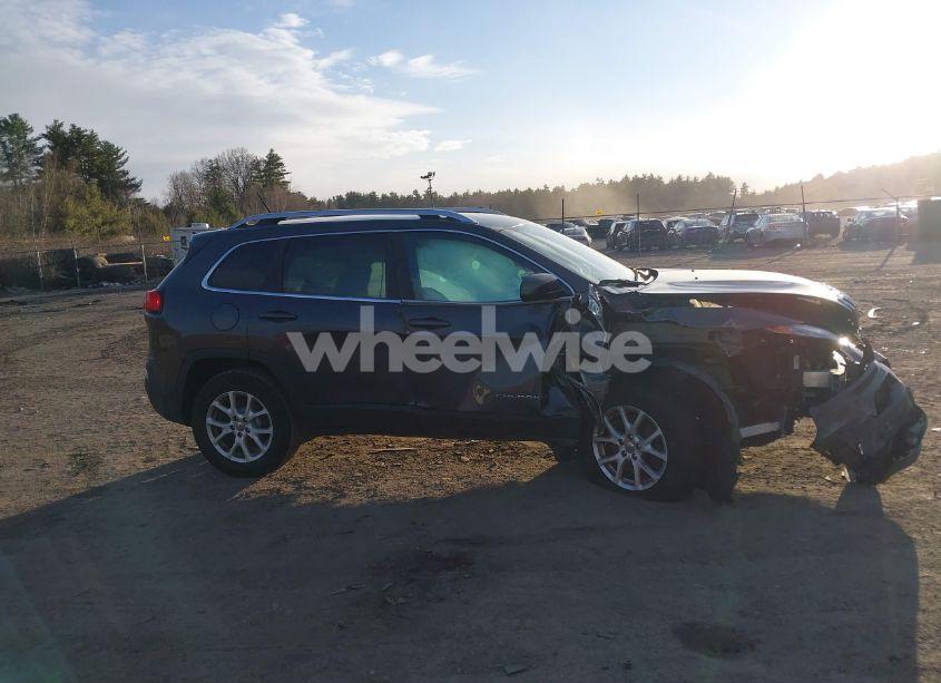 Photo 13 of 2016 Jeep Cherokee LATITUDE (VIN 1C4PJMCBXGW360335)