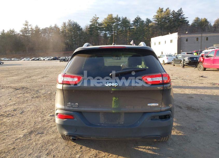 Photo 16 of 2016 Jeep Cherokee LATITUDE (VIN 1C4PJMCBXGW360335)