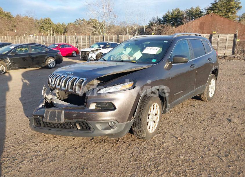 Photo 2 of 2016 Jeep Cherokee LATITUDE (VIN 1C4PJMCBXGW360335)