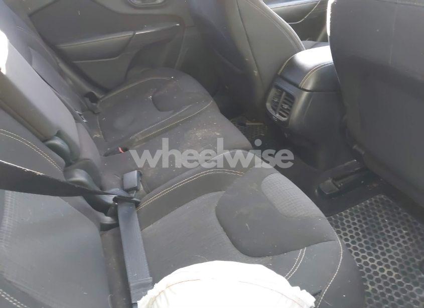 Photo 8 of 2016 Jeep Cherokee LATITUDE (VIN 1C4PJMCBXGW360335)