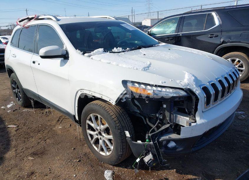 2017 Jeep Cherokee LATITUDE 4X4 (VIN 1C4PJMCBXHW529884) main photo