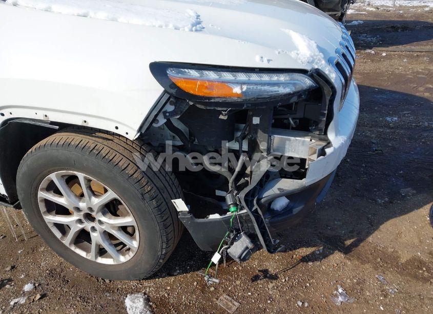 Photo 12 of 2017 Jeep Cherokee LATITUDE 4X4 (VIN 1C4PJMCBXHW529884)