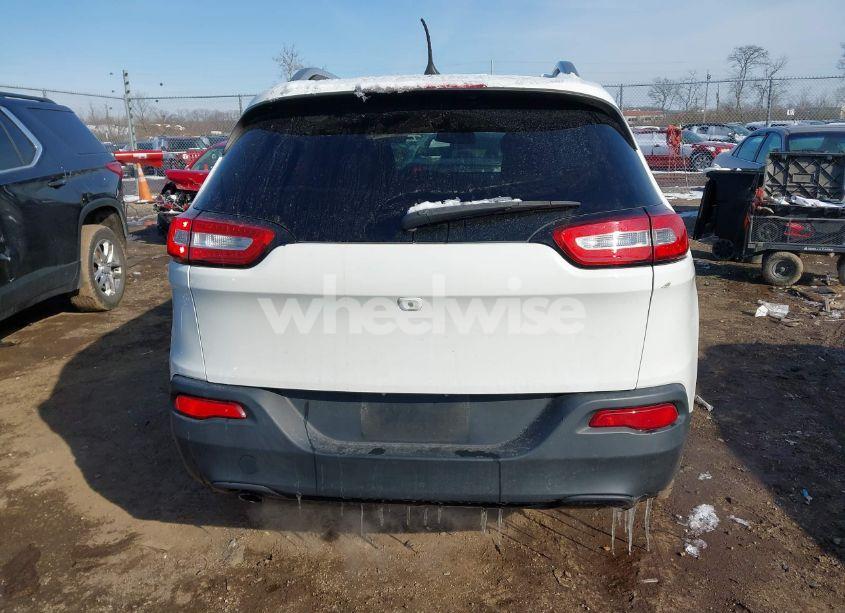 Photo 17 of 2017 Jeep Cherokee LATITUDE 4X4 (VIN 1C4PJMCBXHW529884)