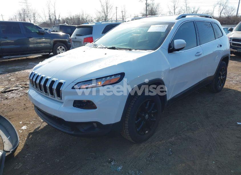 Photo 2 of 2017 Jeep Cherokee LATITUDE 4X4 (VIN 1C4PJMCBXHW529884)