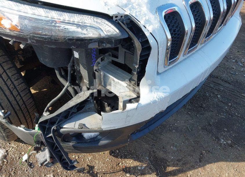 Photo 20 of 2017 Jeep Cherokee LATITUDE 4X4 (VIN 1C4PJMCBXHW529884)