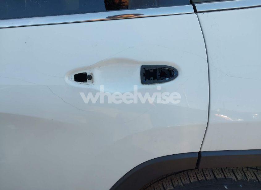 Photo 21 of 2017 Jeep Cherokee LATITUDE 4X4 (VIN 1C4PJMCBXHW529884)