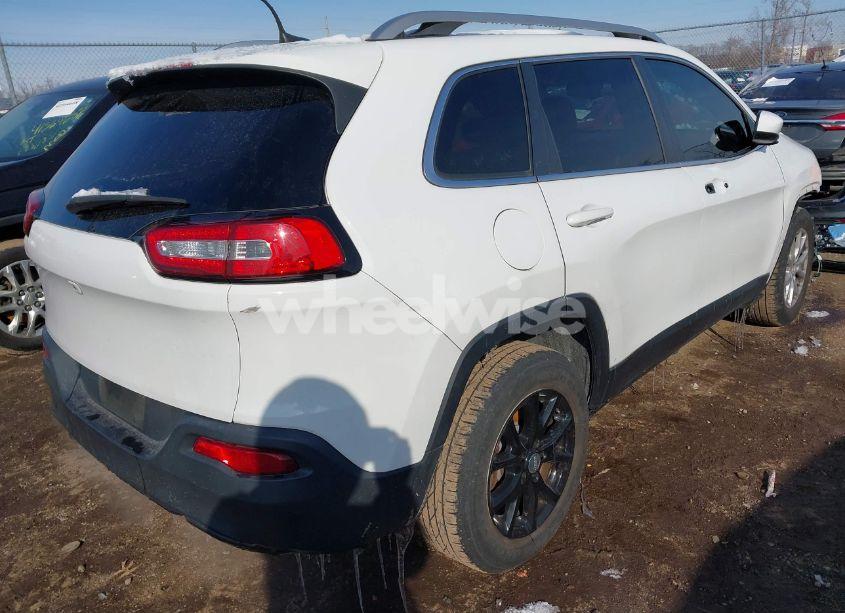 Photo 4 of 2017 Jeep Cherokee LATITUDE 4X4 (VIN 1C4PJMCBXHW529884)