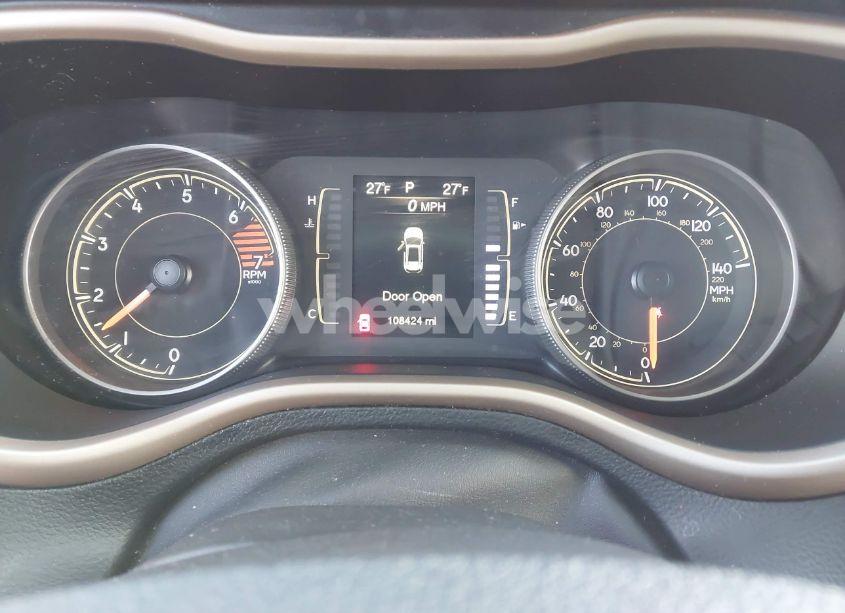 Photo 7 of 2017 Jeep Cherokee LATITUDE 4X4 (VIN 1C4PJMCBXHW529884)