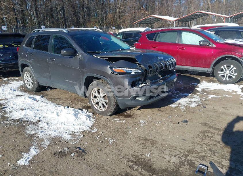 2017 Jeep Cherokee LATITUDE 4X4 (VIN 1C4PJMCBXHW587476) main photo