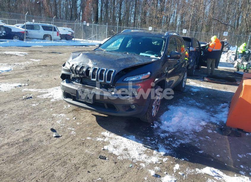 Photo 2 of 2017 Jeep Cherokee LATITUDE 4X4 (VIN 1C4PJMCBXHW587476)