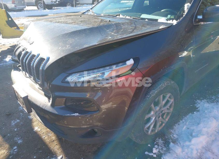 Photo 6 of 2017 Jeep Cherokee LATITUDE 4X4 (VIN 1C4PJMCBXHW587476)