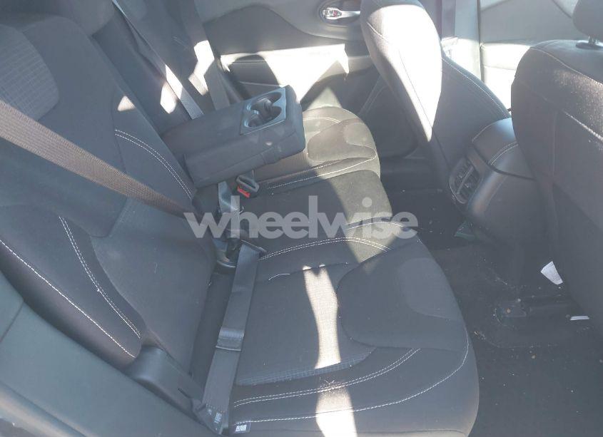 Photo 8 of 2017 Jeep Cherokee LATITUDE 4X4 (VIN 1C4PJMCBXHW587476)