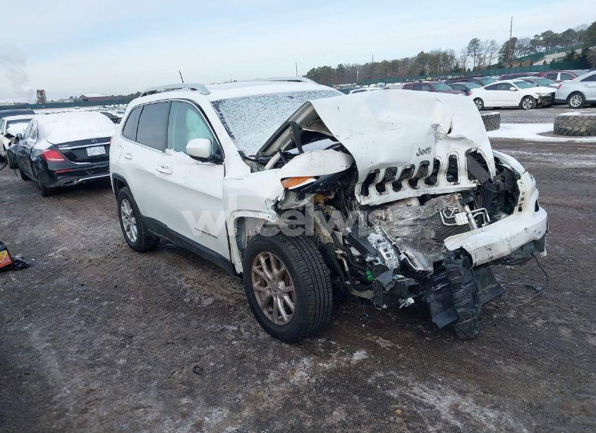 2017 Jeep Cherokee LATITUDE 4X4 (VIN 1C4PJMCBXHW647871) main photo