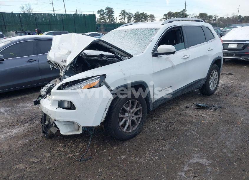 Photo 2 of 2017 Jeep Cherokee LATITUDE 4X4 (VIN 1C4PJMCBXHW647871)