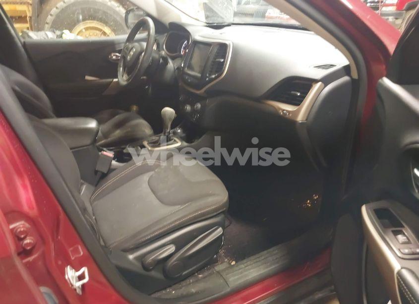 Photo 5 of 2017 Jeep Cherokee LATITUDE 4X4 (VIN 1C4PJMCBXHW665822)