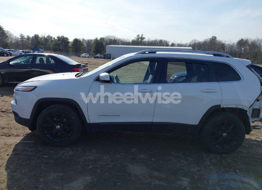 Photo 15 of 2017 Jeep Cherokee LATITUDE 4X4 (VIN 1C4PJMCBXHW668767)