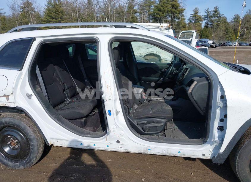 Photo 6 of 2017 Jeep Cherokee LATITUDE 4X4 (VIN 1C4PJMCBXHW668767)