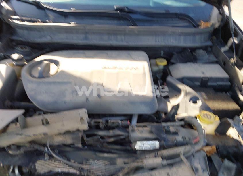 Photo 10 of 2014 Jeep Cherokee LATITUDE (VIN 1C4PJMCS0EW147262)