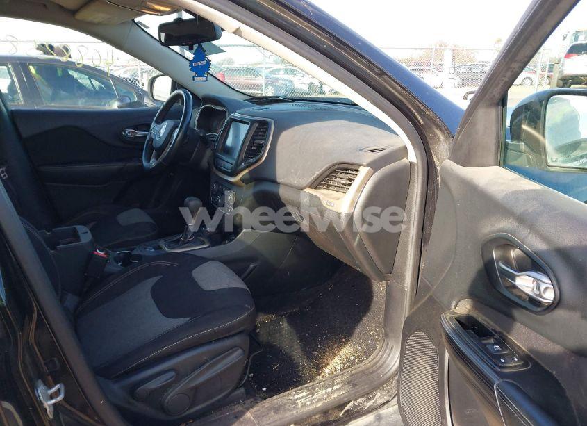 Photo 5 of 2014 Jeep Cherokee LATITUDE (VIN 1C4PJMCS0EW147262)