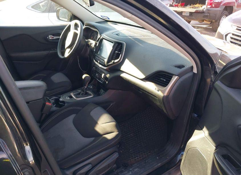 Photo 5 of 2014 Jeep Cherokee LATITUDE (VIN 1C4PJMCS0EW180908)