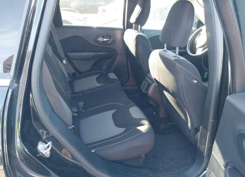 Photo 8 of 2014 Jeep Cherokee LATITUDE (VIN 1C4PJMCS0EW180908)