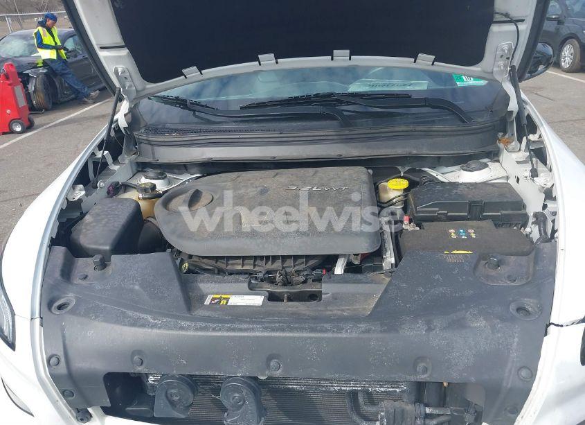 Photo 10 of 2014 Jeep Cherokee LATITUDE (VIN 1C4PJMCS0EW191696)