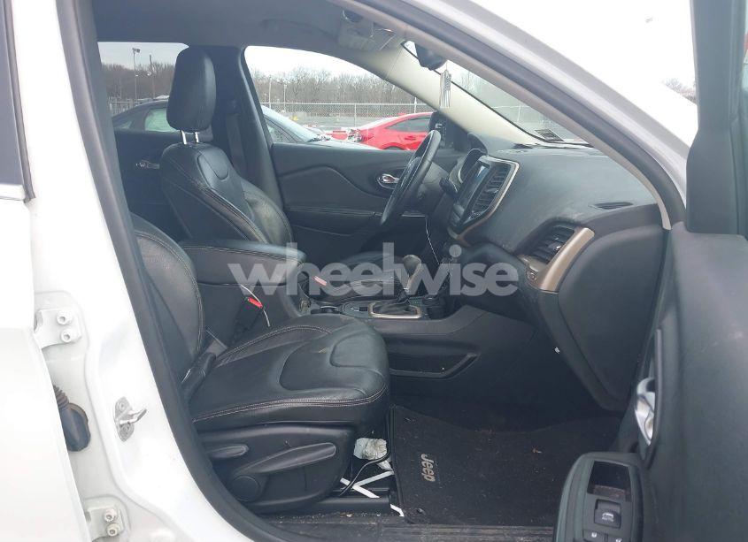 Photo 5 of 2014 Jeep Cherokee LATITUDE (VIN 1C4PJMCS0EW191696)