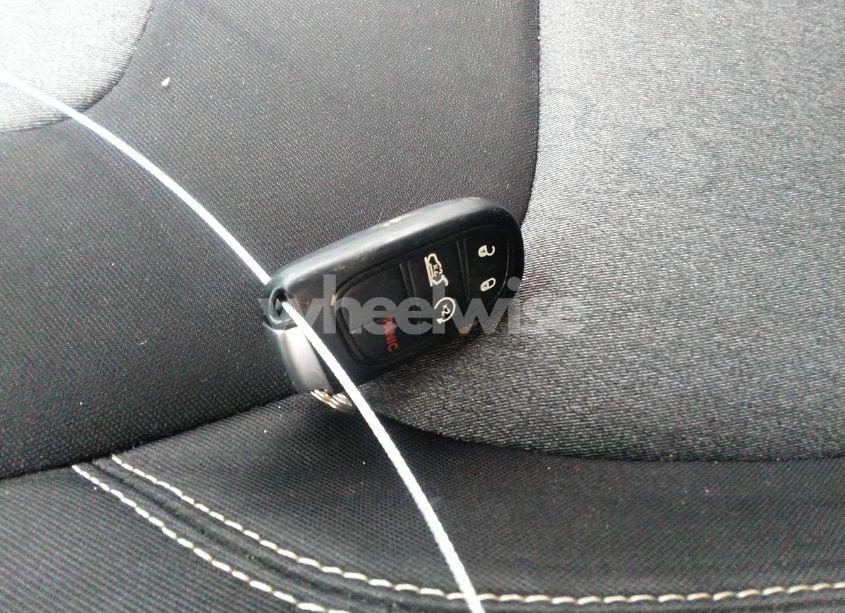 Photo 11 of 2014 Jeep Cherokee LATITUDE (VIN 1C4PJMCS0EW226320)