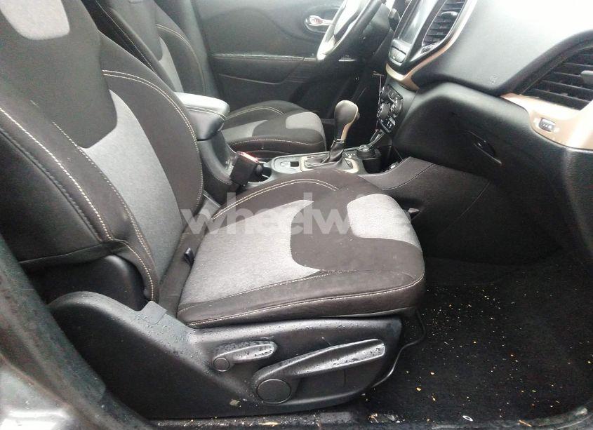 Photo 5 of 2014 Jeep Cherokee LATITUDE (VIN 1C4PJMCS0EW226320)